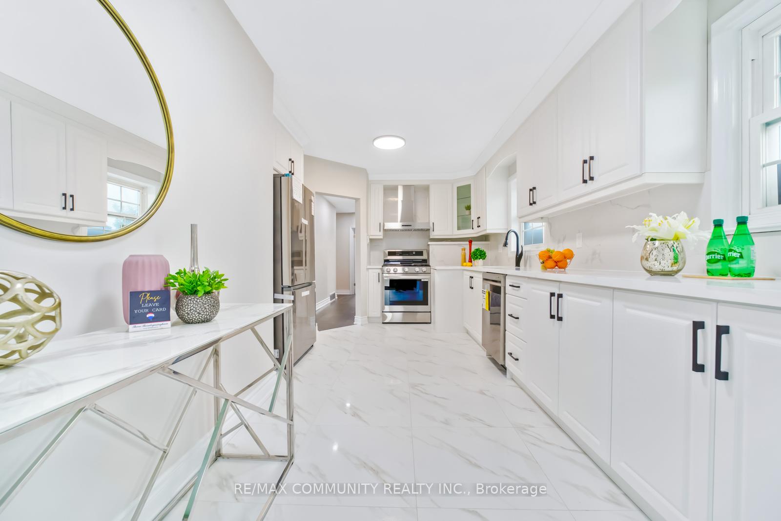 Photo 14 of 19 Stephenfrank Road, Scarborough, Bendale — HOMEH