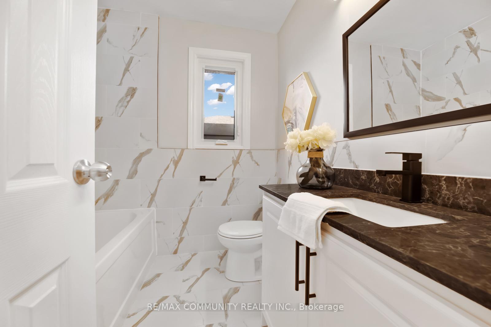 Photo 26 of 19 Stephenfrank Road, Scarborough, Bendale — HOMEH