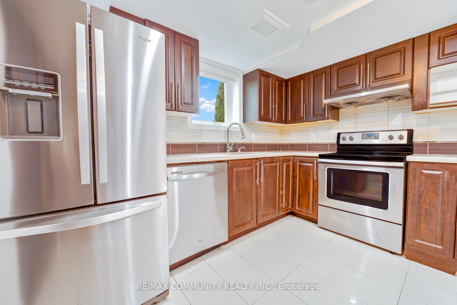 Photo 38 of 19 Stephenfrank Road, Scarborough, Bendale — HOMEH