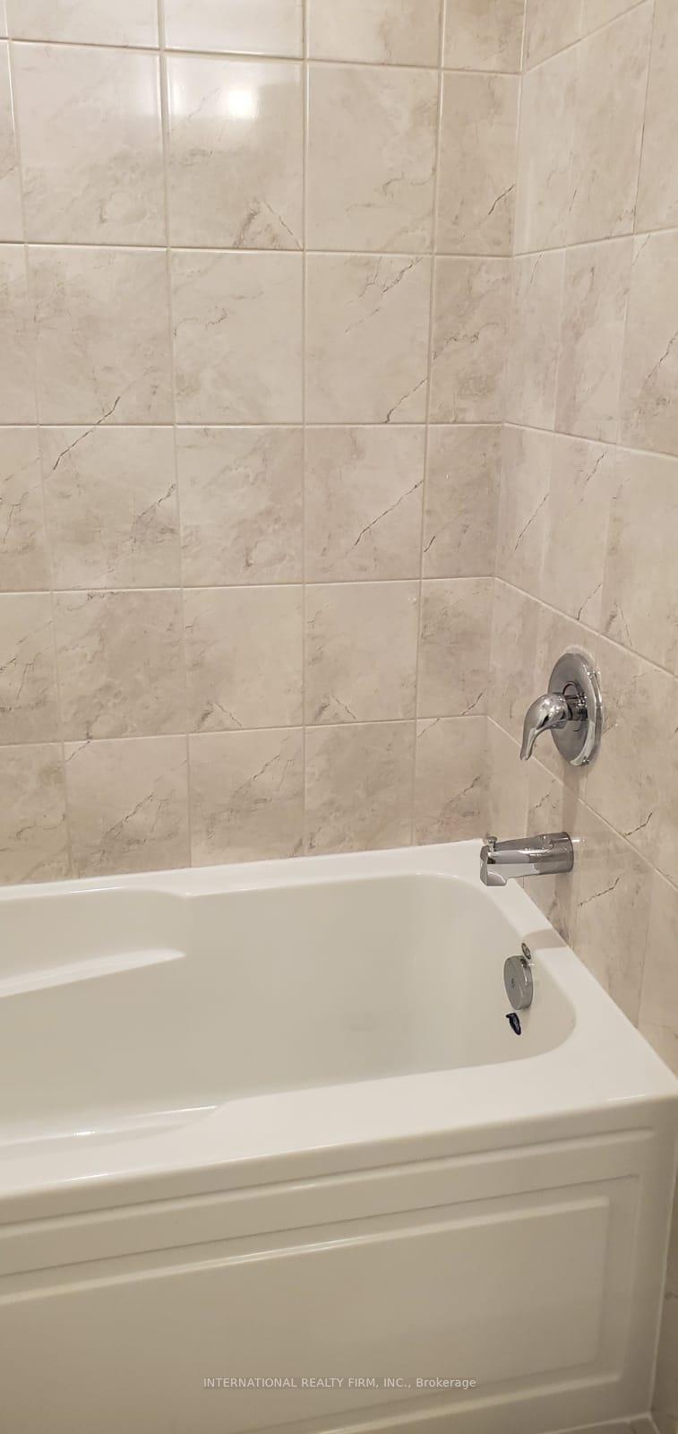 Photo 20 of 116 Brighton Lane, Thorold, Rolling Meadows — HOMEH