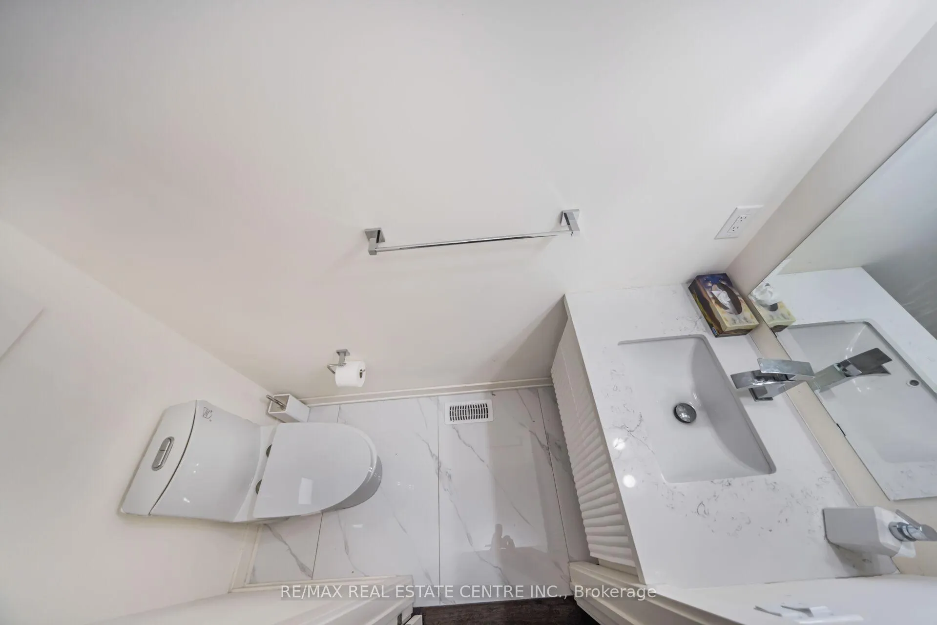 Photo 6 of 21 Kambalda Road, Brampton, Northwest Brampton — HOMEH