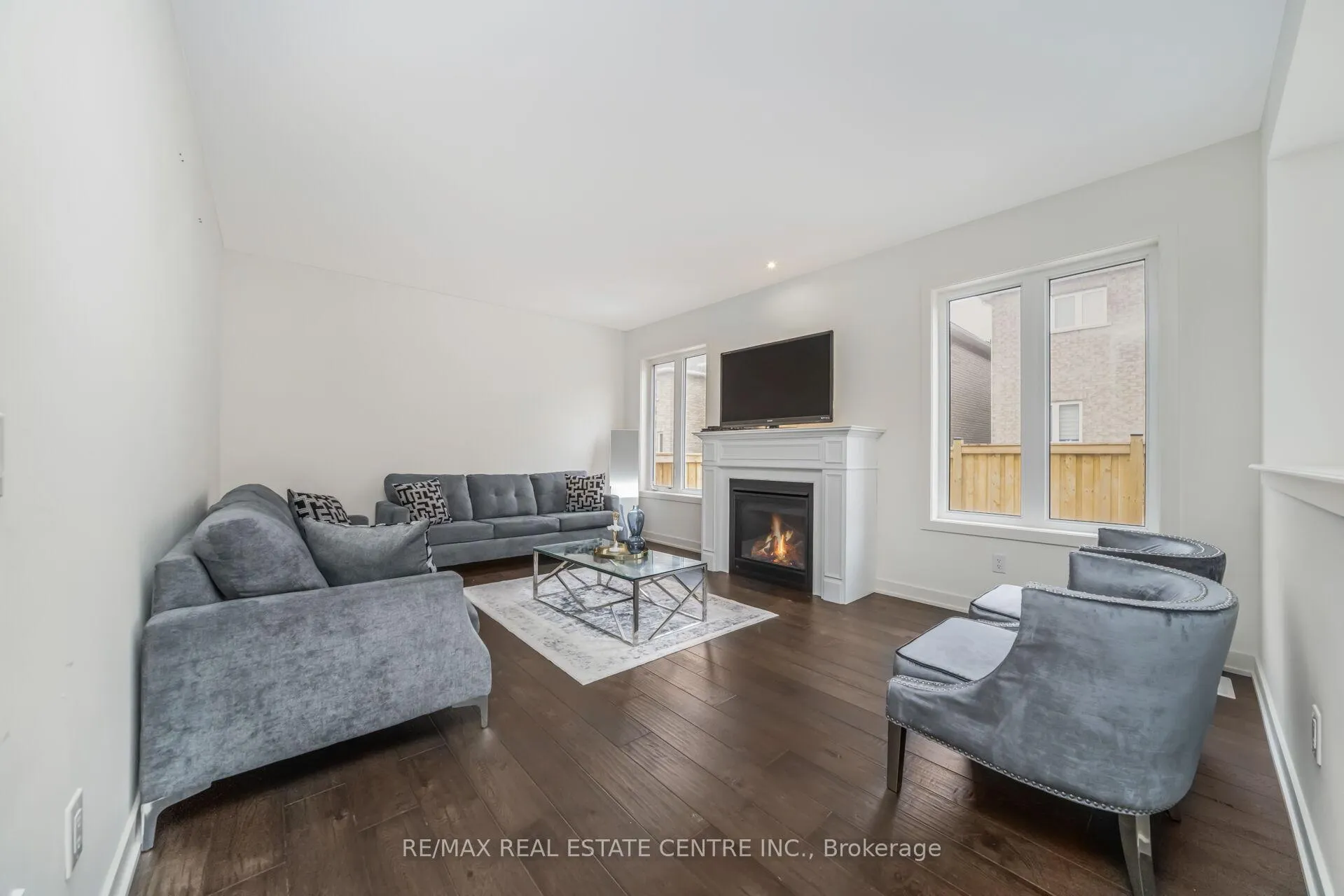 Photo 11 of 21 Kambalda Road, Brampton, Northwest Brampton — HOMEH