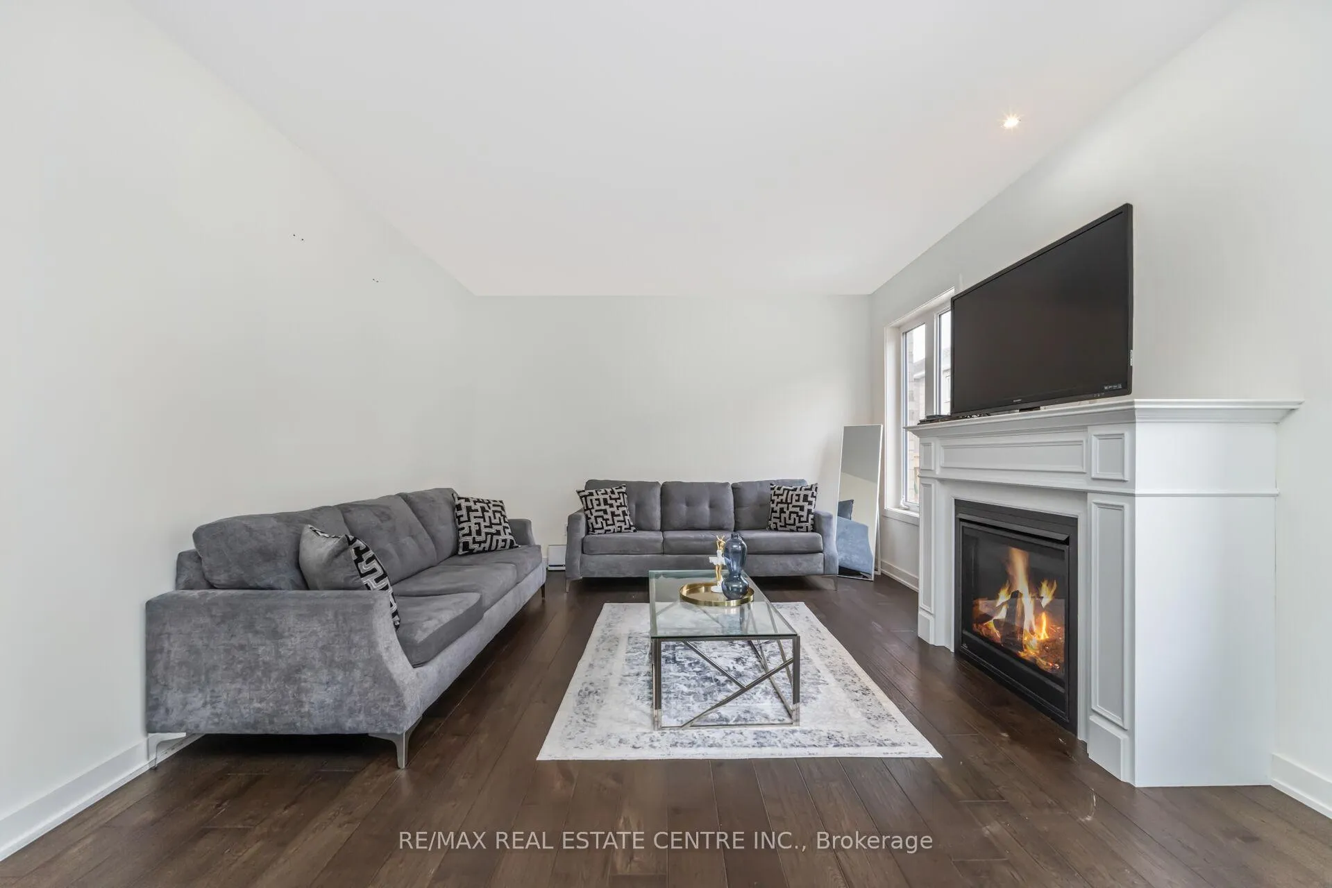 Photo 12 of 21 Kambalda Road, Brampton, Northwest Brampton — HOMEH