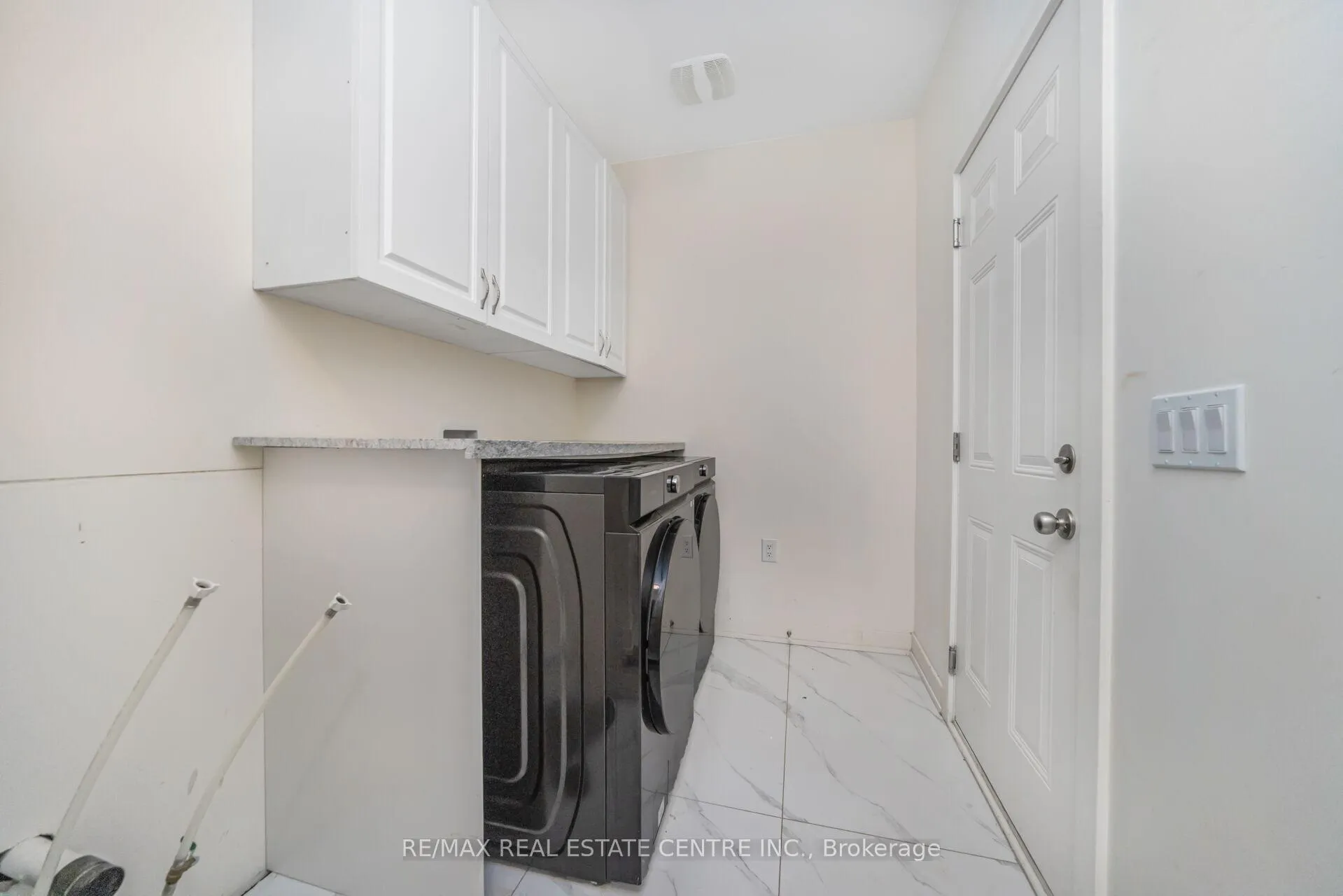 Photo 15 of 21 Kambalda Road, Brampton, Northwest Brampton — HOMEH