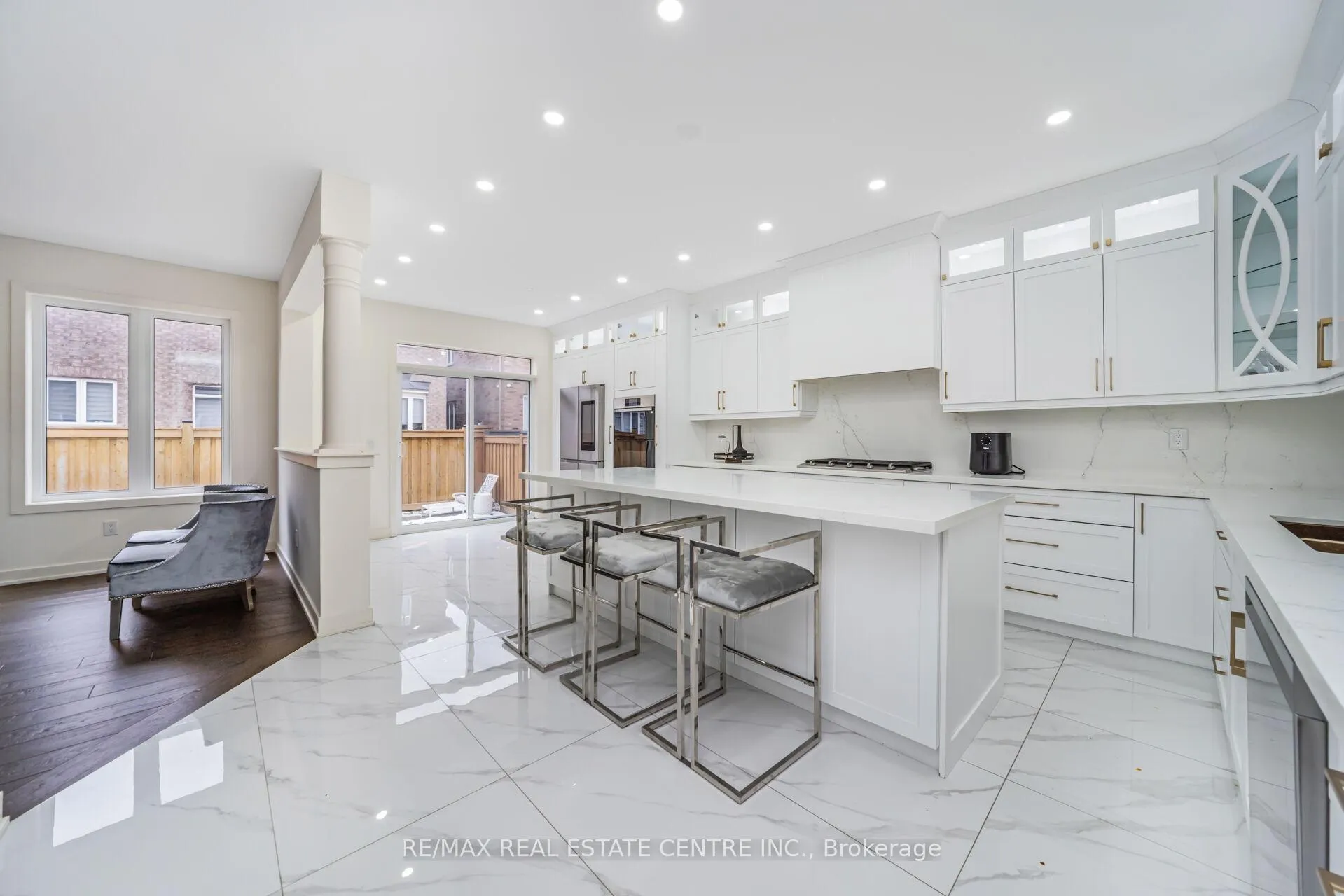 Photo 17 of 21 Kambalda Road, Brampton, Northwest Brampton — HOMEH