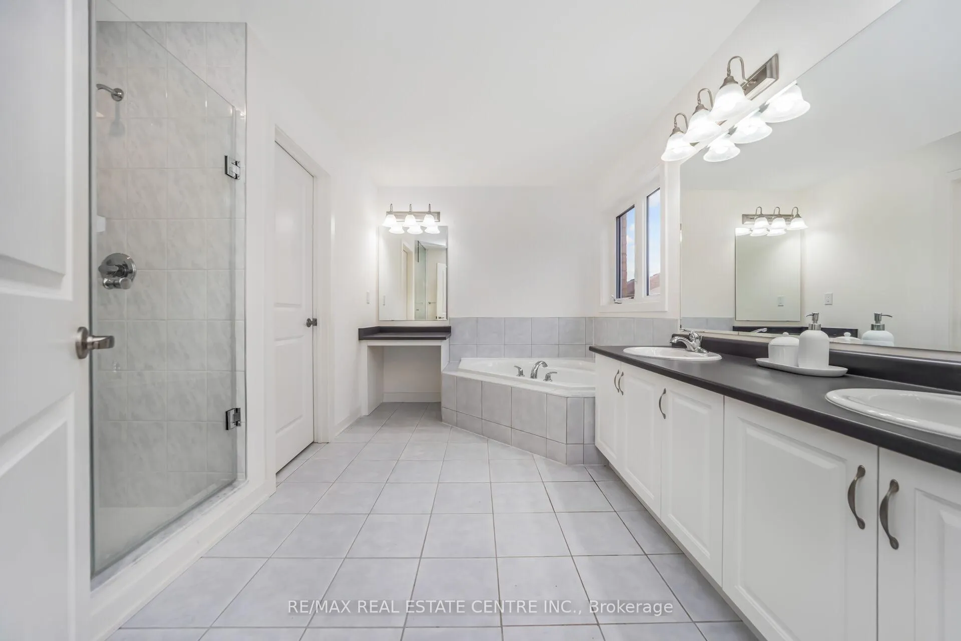 Photo 34 of 21 Kambalda Road, Brampton, Northwest Brampton — HOMEH