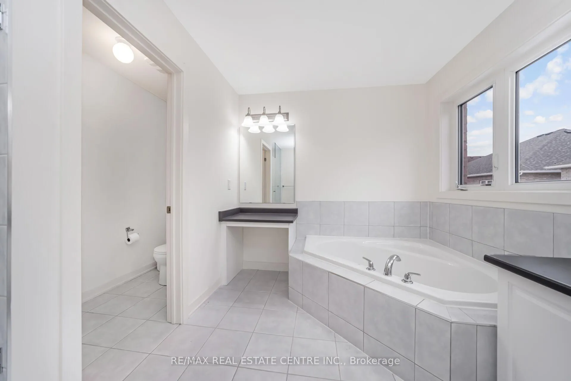Photo 35 of 21 Kambalda Road, Brampton, Northwest Brampton — HOMEH