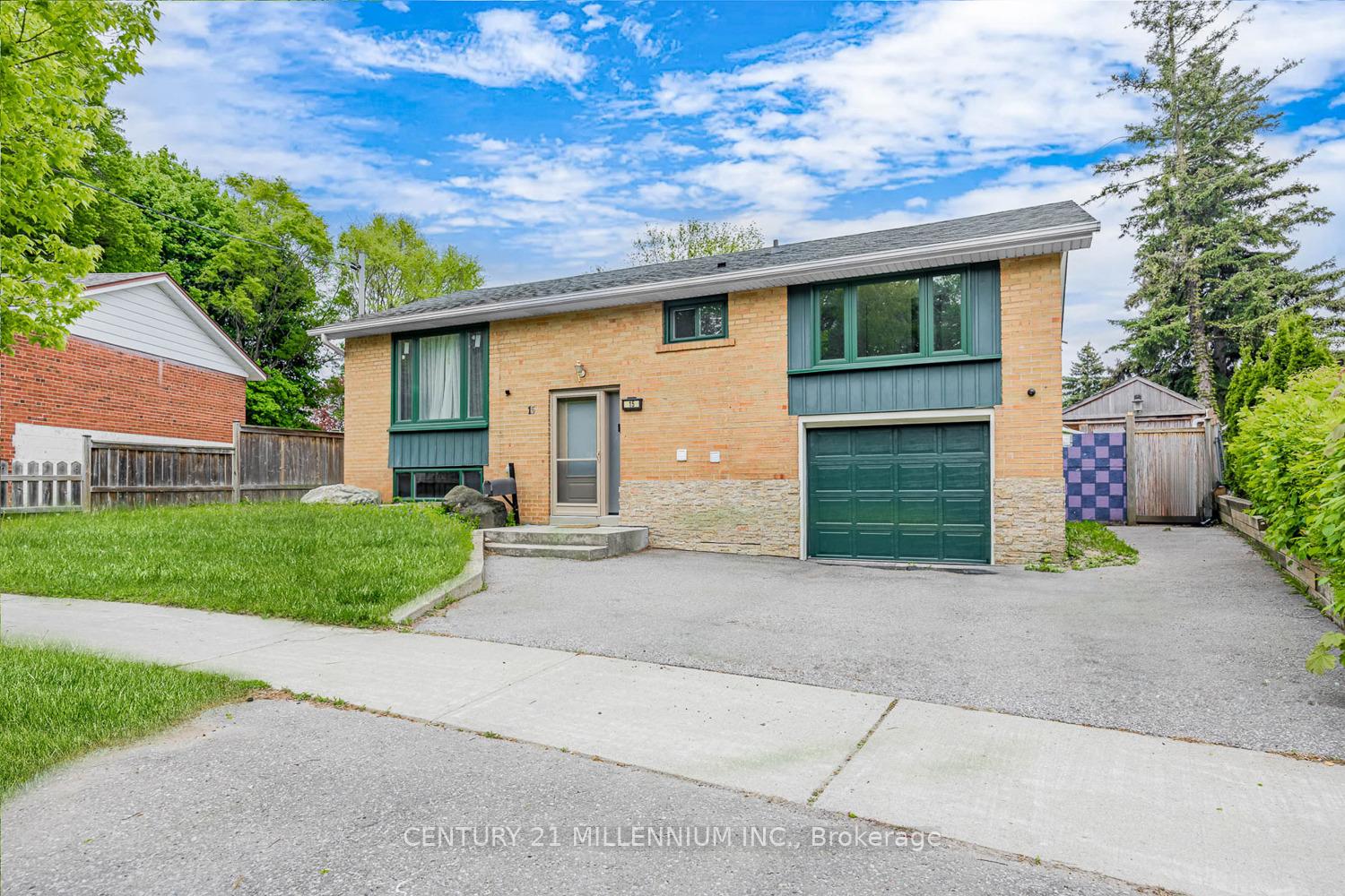 Photo 5 of 15 Benary Crescent, Scarborough, Woburn — HOMEH