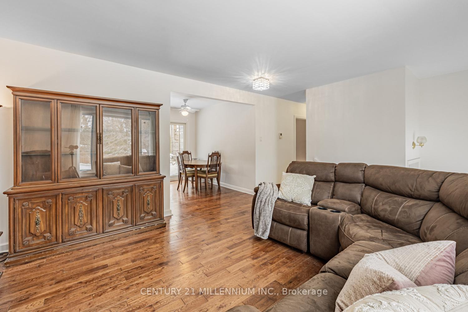 Photo 9 of 15 Benary Crescent, Scarborough, Woburn — HOMEH