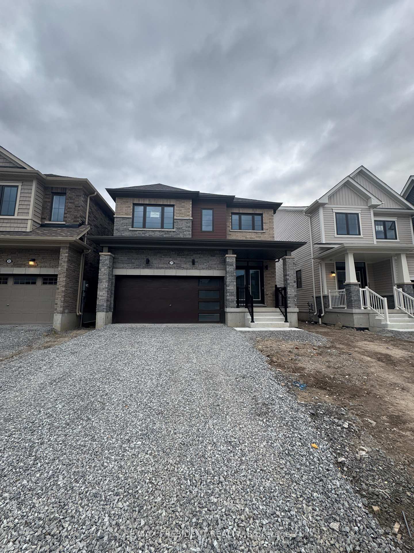 Front of 21 Velvet Way