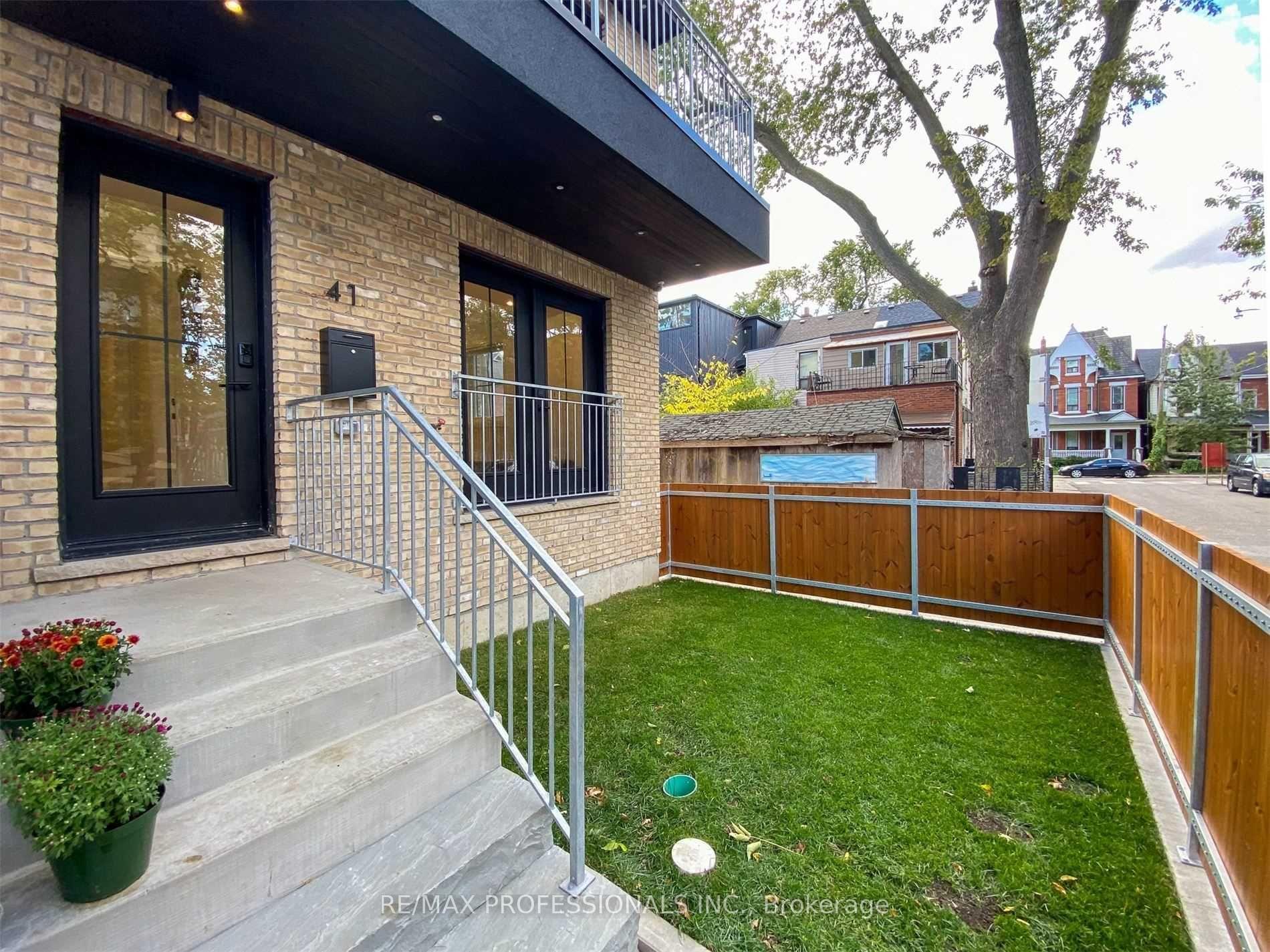Photo 2 of Unit A, 41 Rolyat Street, Toronto, Trinity-Bellwoods — HOMEH