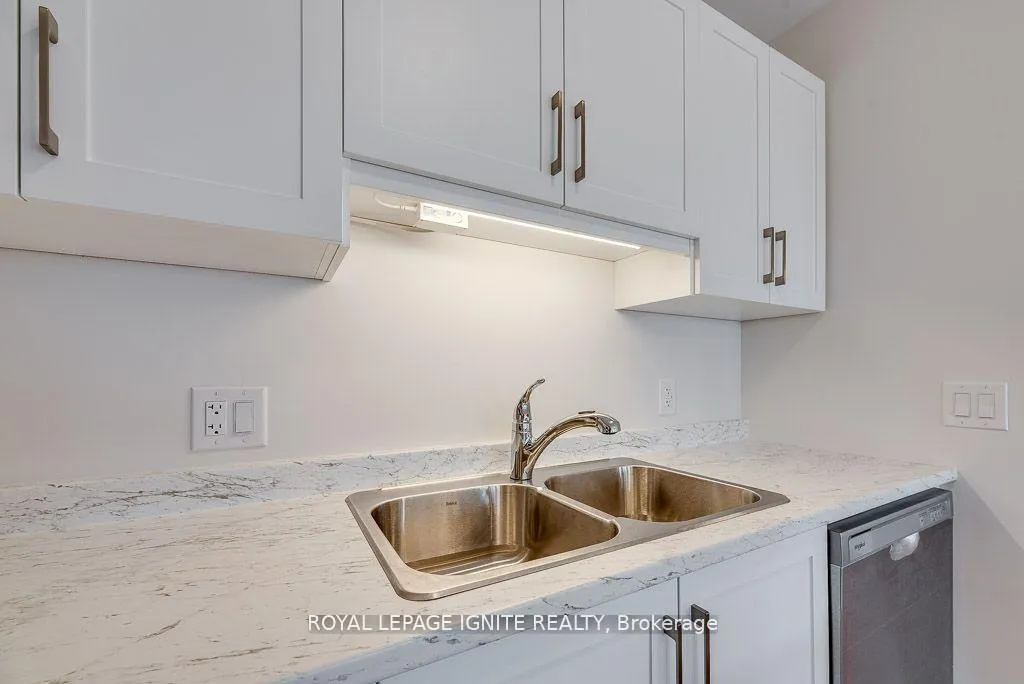 Photo 11 of 23 Margaret Graham Terrace, Smiths Falls — HOMEH