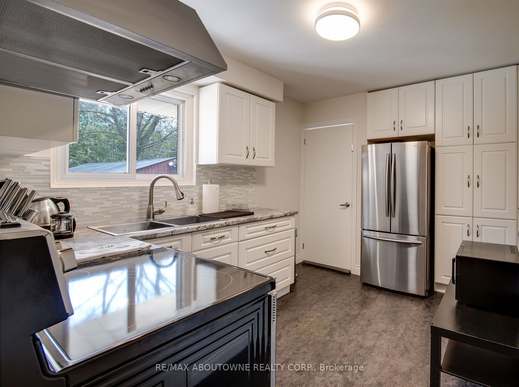 Photo 34 of 4018 New Street, Burlington, Shoreacres — HOMEH