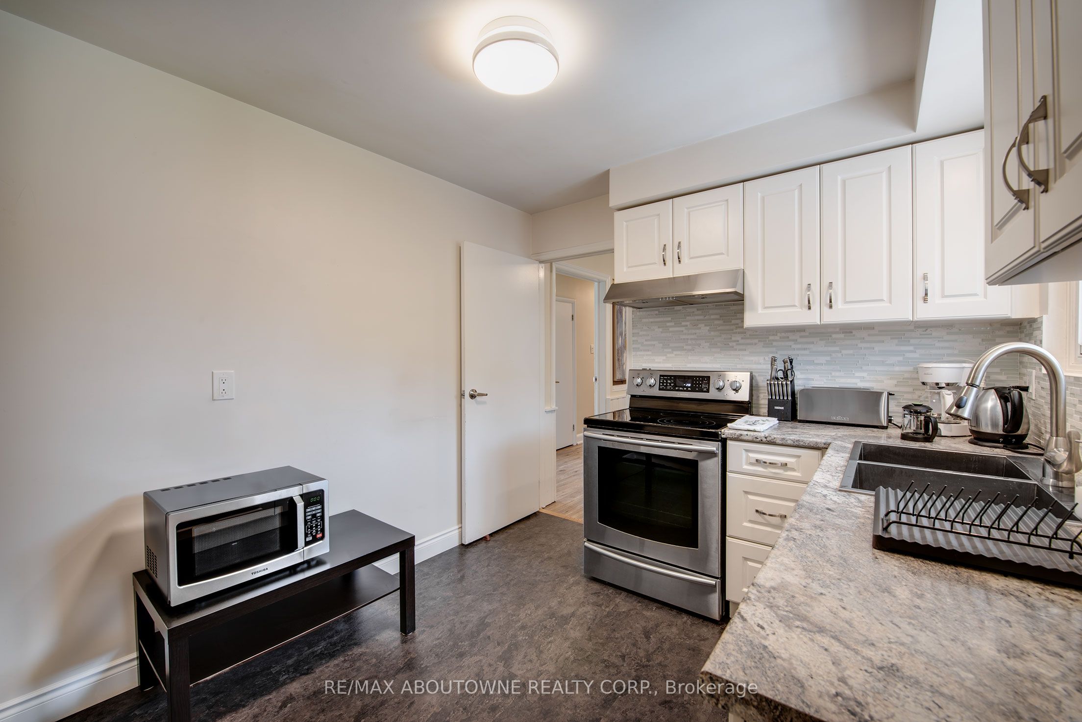 Photo 35 of 4018 New Street, Burlington, Shoreacres — HOMEH