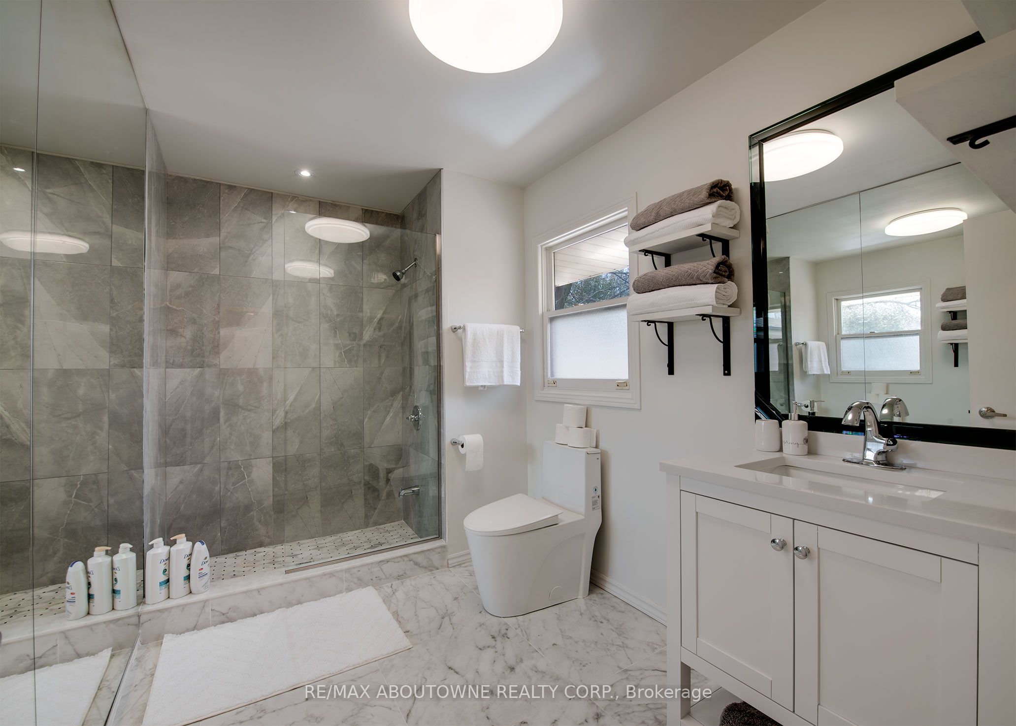 Photo 44 of 4018 New Street, Burlington, Shoreacres — HOMEH