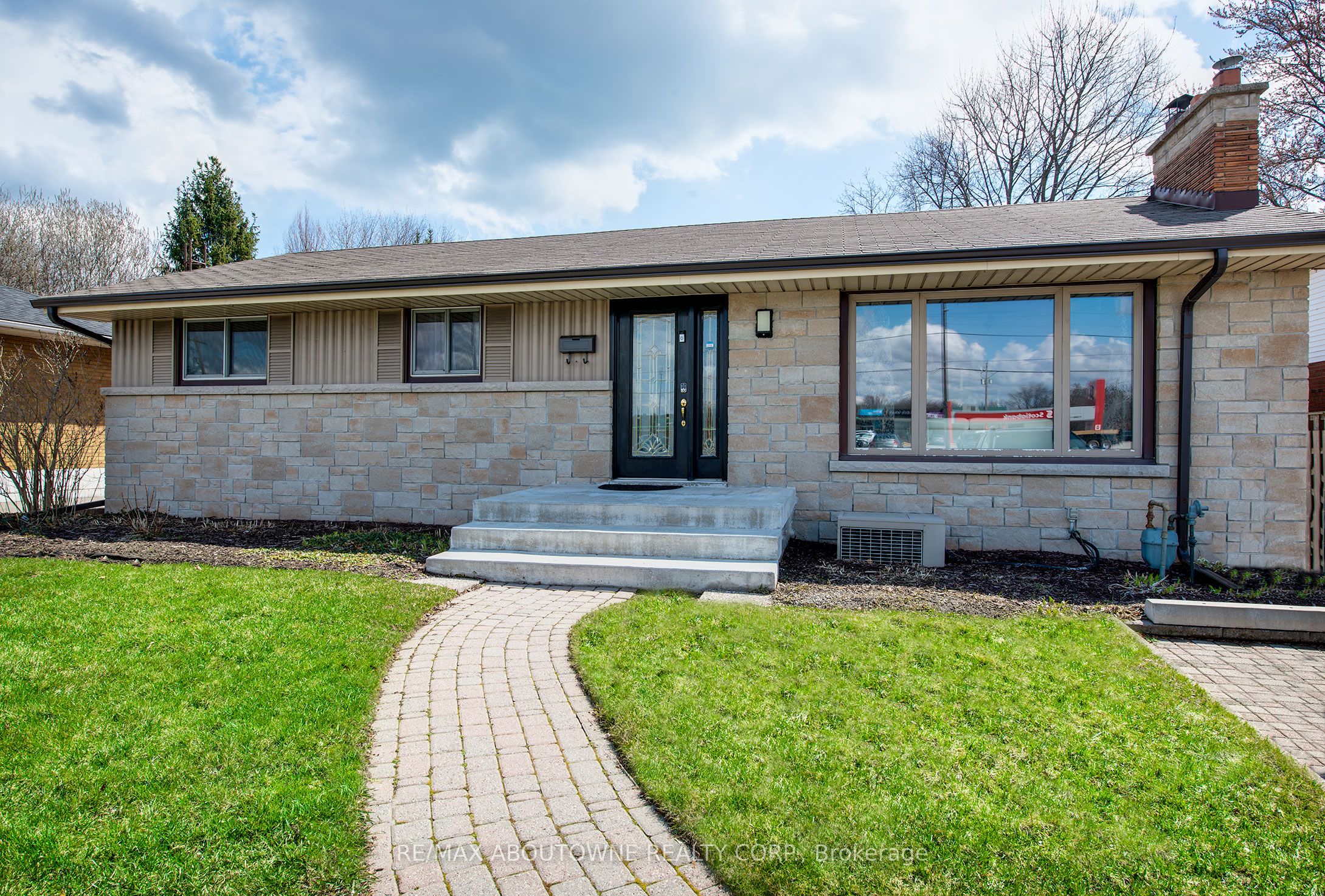 Photo 31 of 4018 New Street, Burlington, Shoreacres — HOMEH