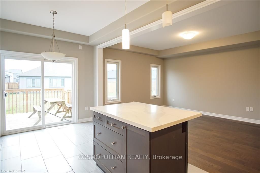 Photo 4 of 25 Cinnamon Street, Thorold, Rolling Meadows — HOMEH
