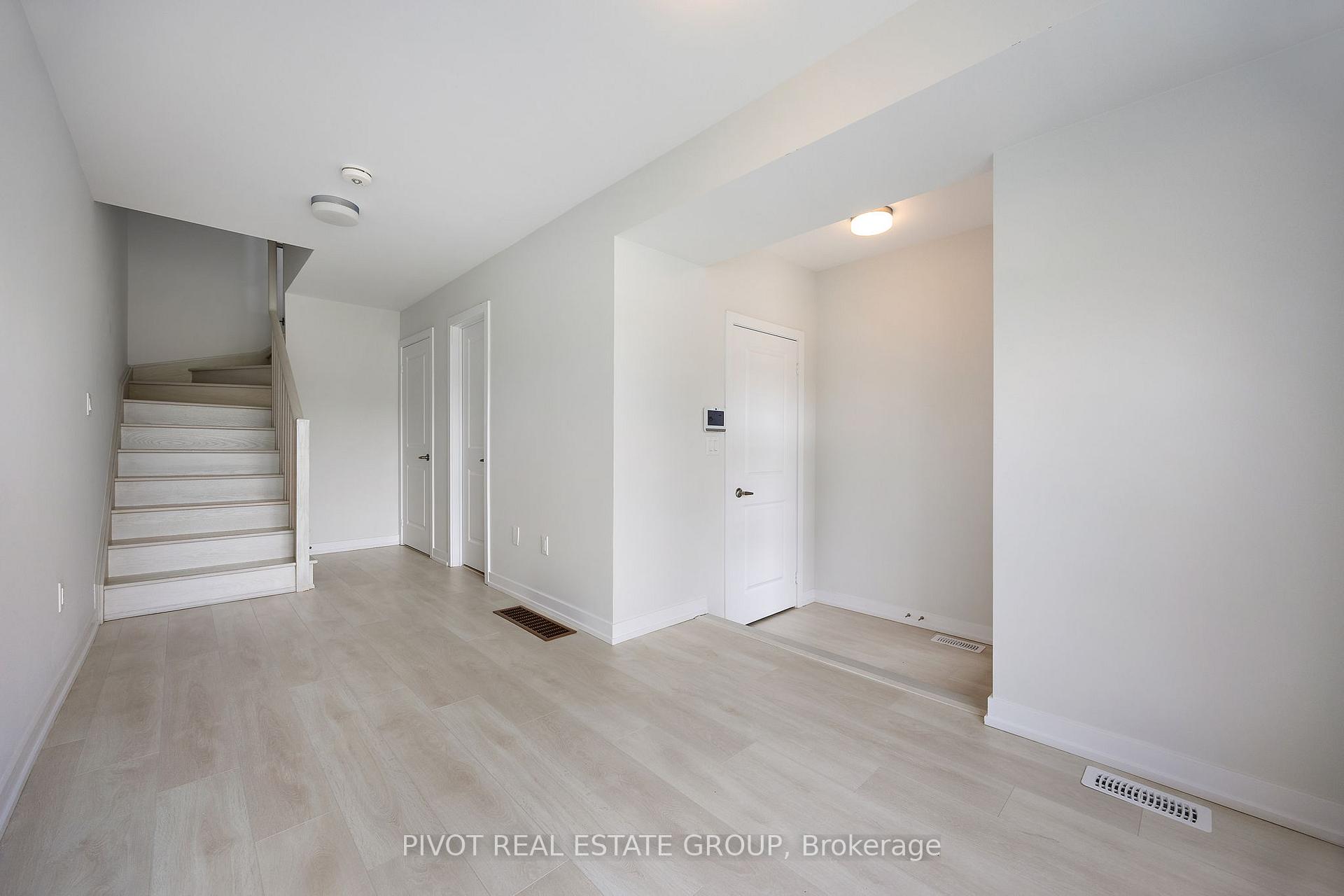 Photo 5 of 140 Brockley Drive, Scarborough, Bendale — HOMEH