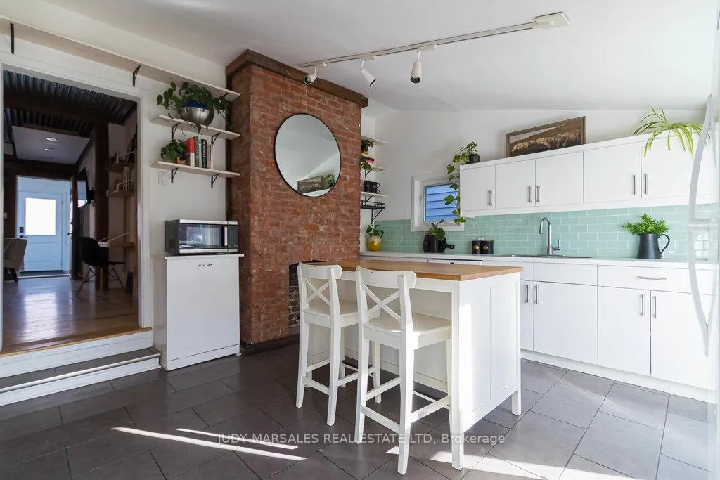 Photo 12 of 47 Tom Street, Hamilton, Strathcona — HOMEH