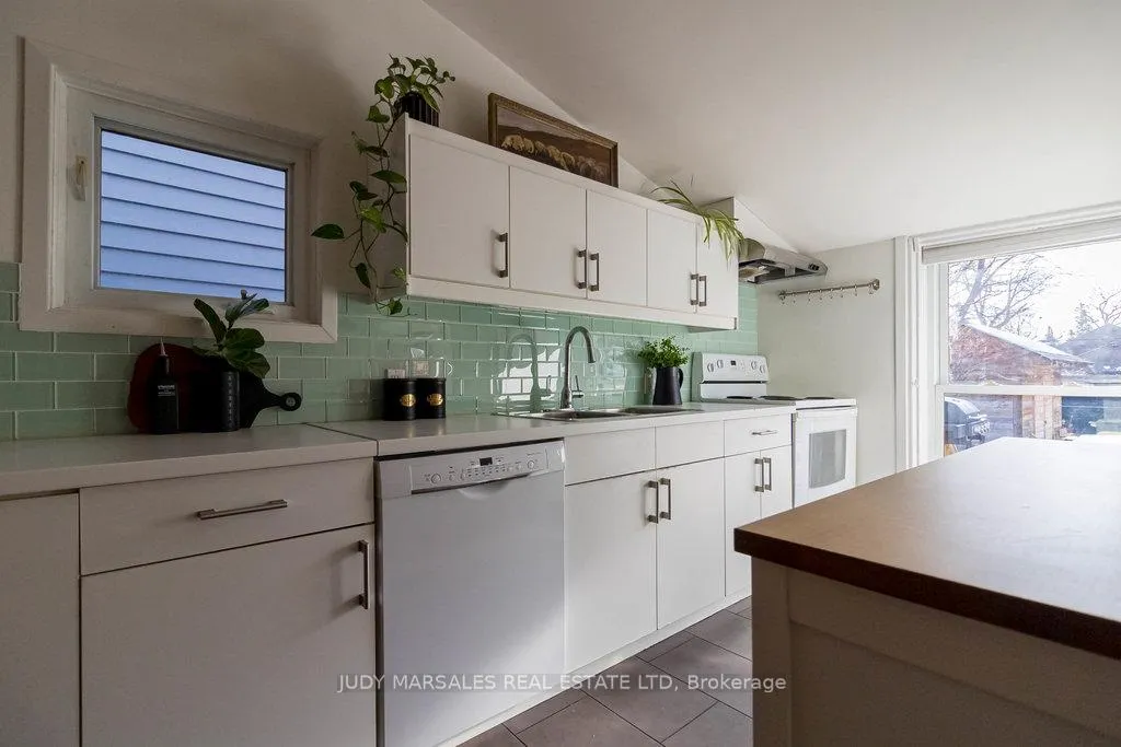 Photo 14 of 47 Tom Street, Hamilton, Strathcona — HOMEH