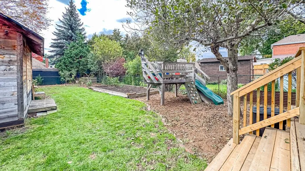 Photo 27 of 47 Tom Street, Hamilton, Strathcona — HOMEH
