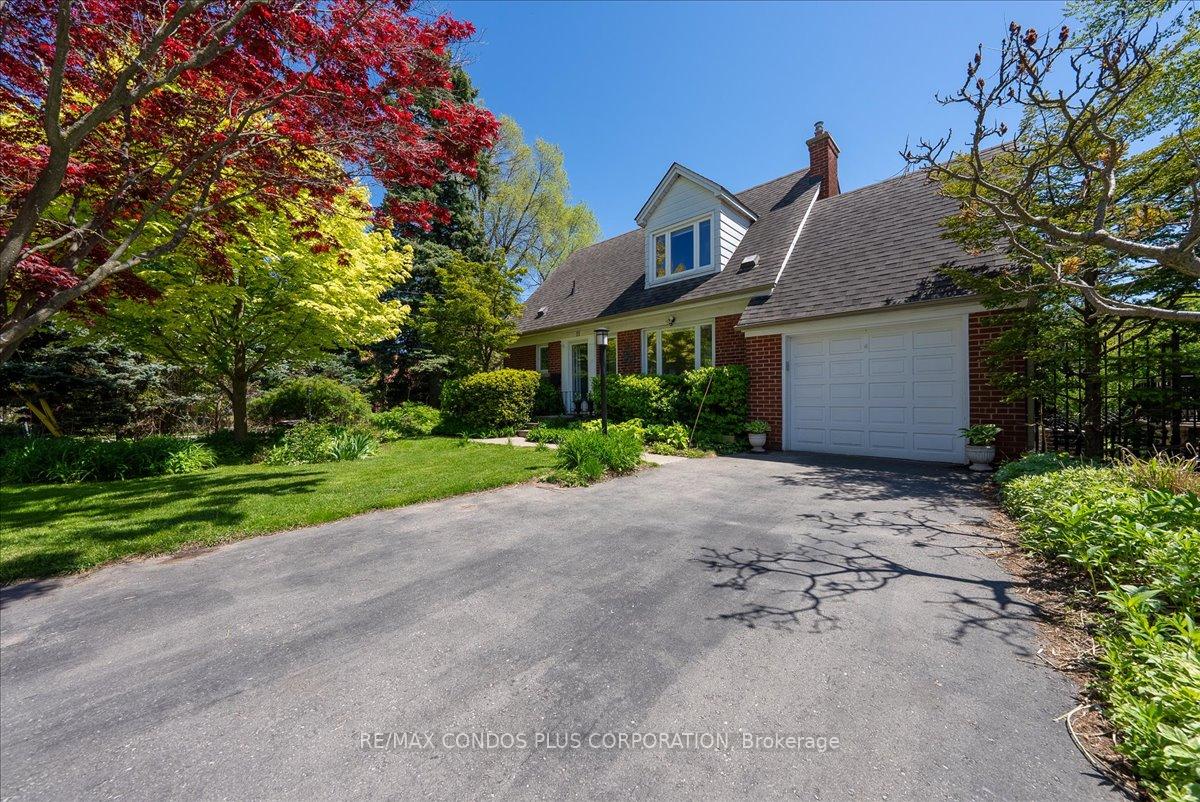 Photo 3 of 11 Ridgemoor Avenue, Scarborough, Birchcliffe-Cliffside — HOMEH