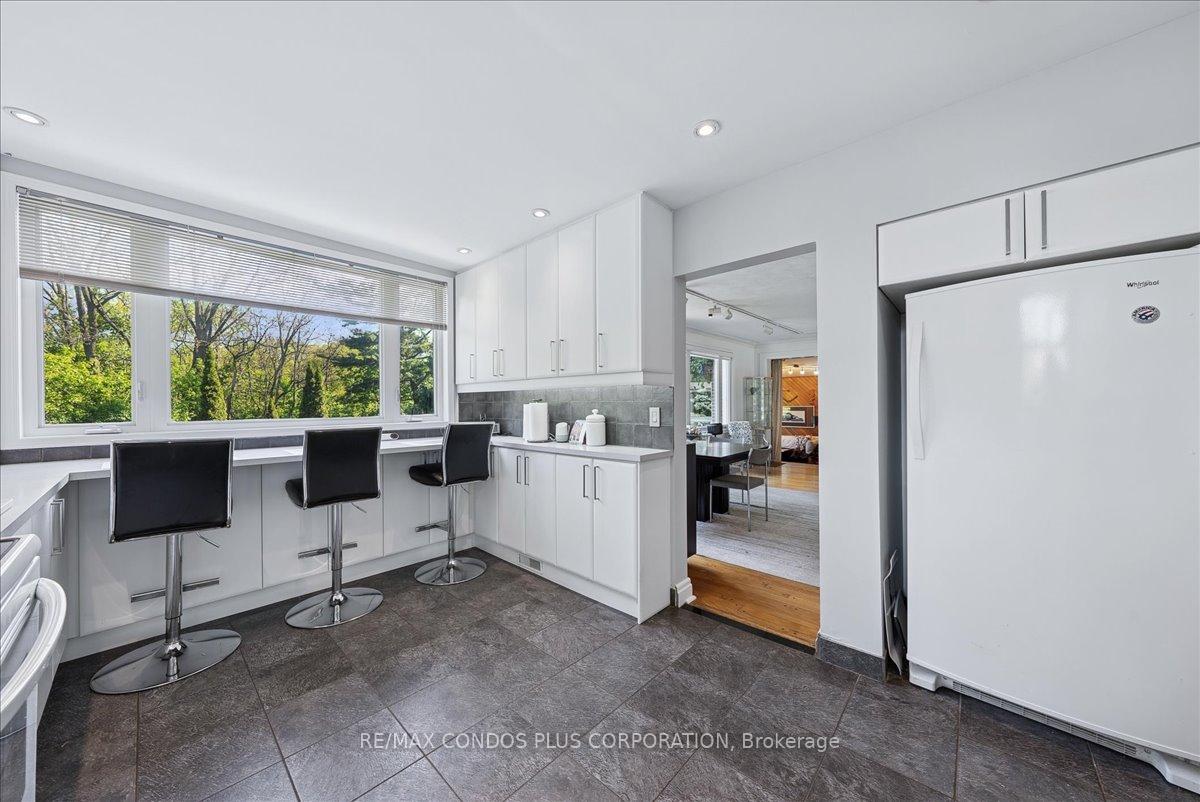 Photo 9 of 11 Ridgemoor Avenue, Scarborough, Birchcliffe-Cliffside — HOMEH