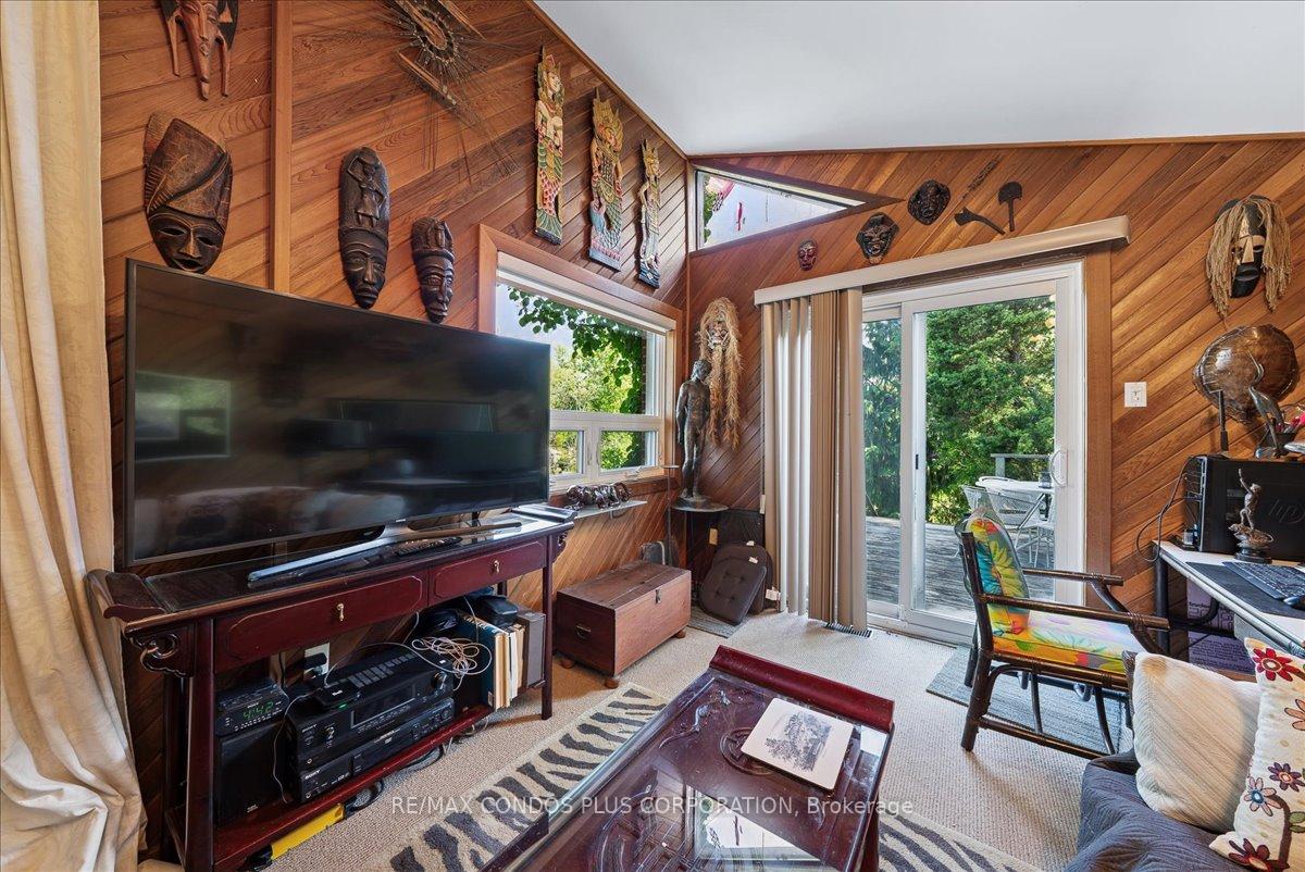 Photo 12 of 11 Ridgemoor Avenue, Scarborough, Birchcliffe-Cliffside — HOMEH