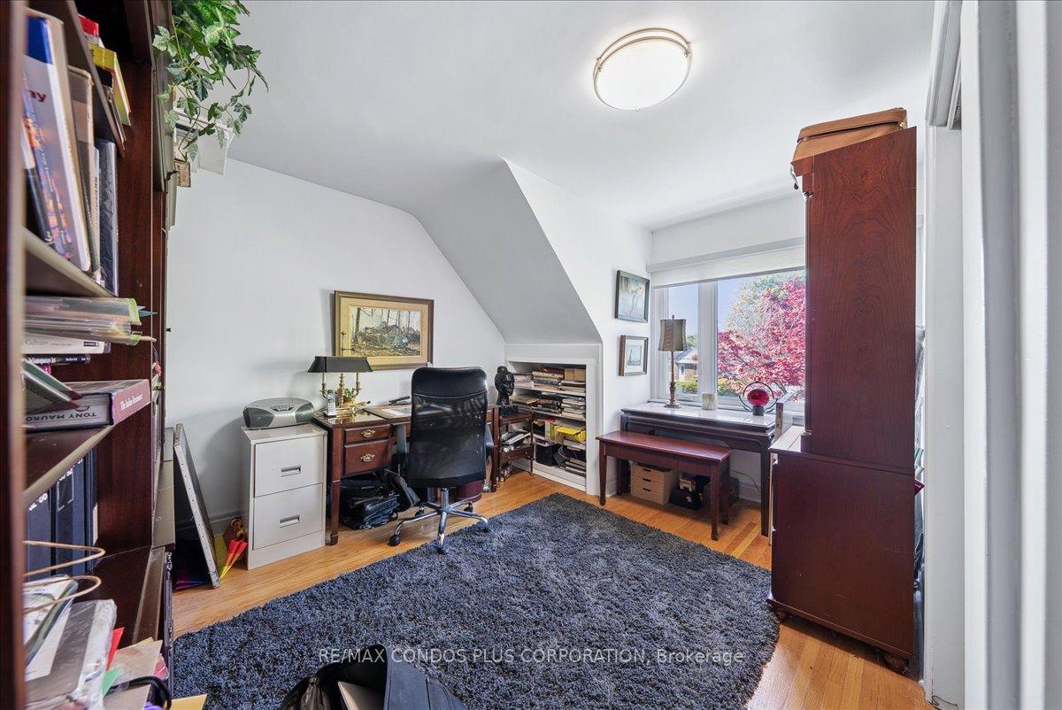 Photo 16 of 11 Ridgemoor Avenue, Scarborough, Birchcliffe-Cliffside — HOMEH