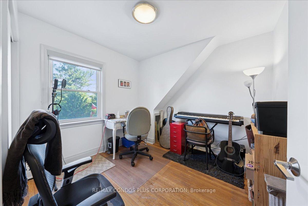 Photo 17 of 11 Ridgemoor Avenue, Scarborough, Birchcliffe-Cliffside — HOMEH