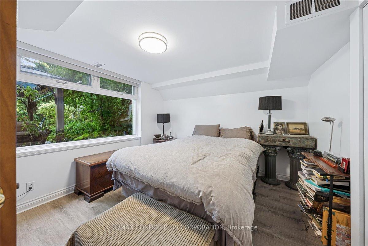 Photo 23 of 11 Ridgemoor Avenue, Scarborough, Birchcliffe-Cliffside — HOMEH