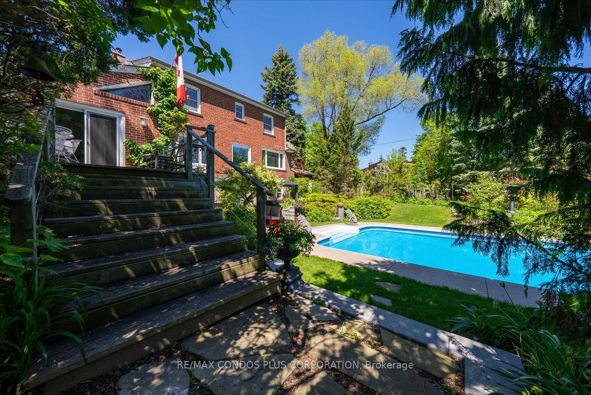 Photo 28 of 11 Ridgemoor Avenue, Scarborough, Birchcliffe-Cliffside — HOMEH