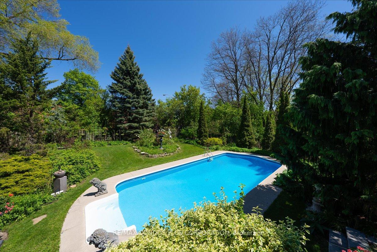 Photo 30 of 11 Ridgemoor Avenue, Scarborough, Birchcliffe-Cliffside — HOMEH