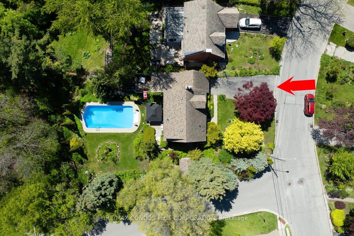 Photo 32 of 11 Ridgemoor Avenue, Scarborough, Birchcliffe-Cliffside — HOMEH