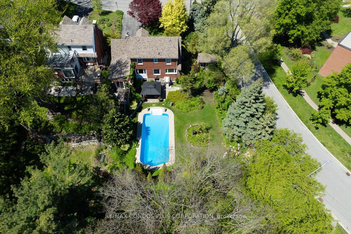 Photo 34 of 11 Ridgemoor Avenue, Scarborough, Birchcliffe-Cliffside — HOMEH