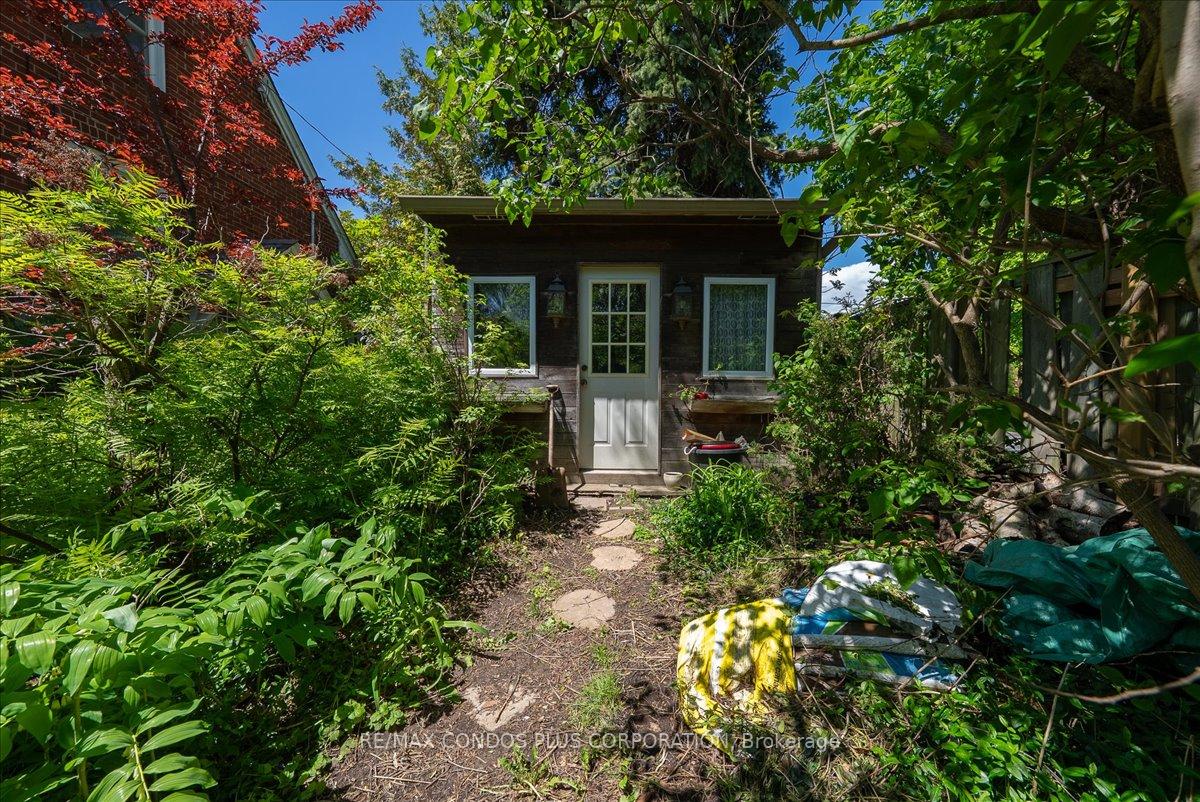 Photo 35 of 11 Ridgemoor Avenue, Scarborough, Birchcliffe-Cliffside — HOMEH