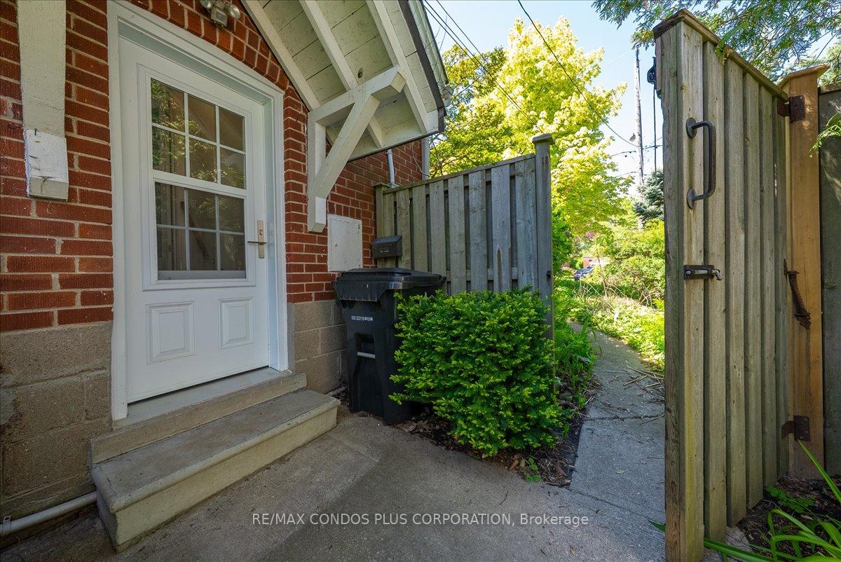 Photo 36 of 11 Ridgemoor Avenue, Scarborough, Birchcliffe-Cliffside — HOMEH