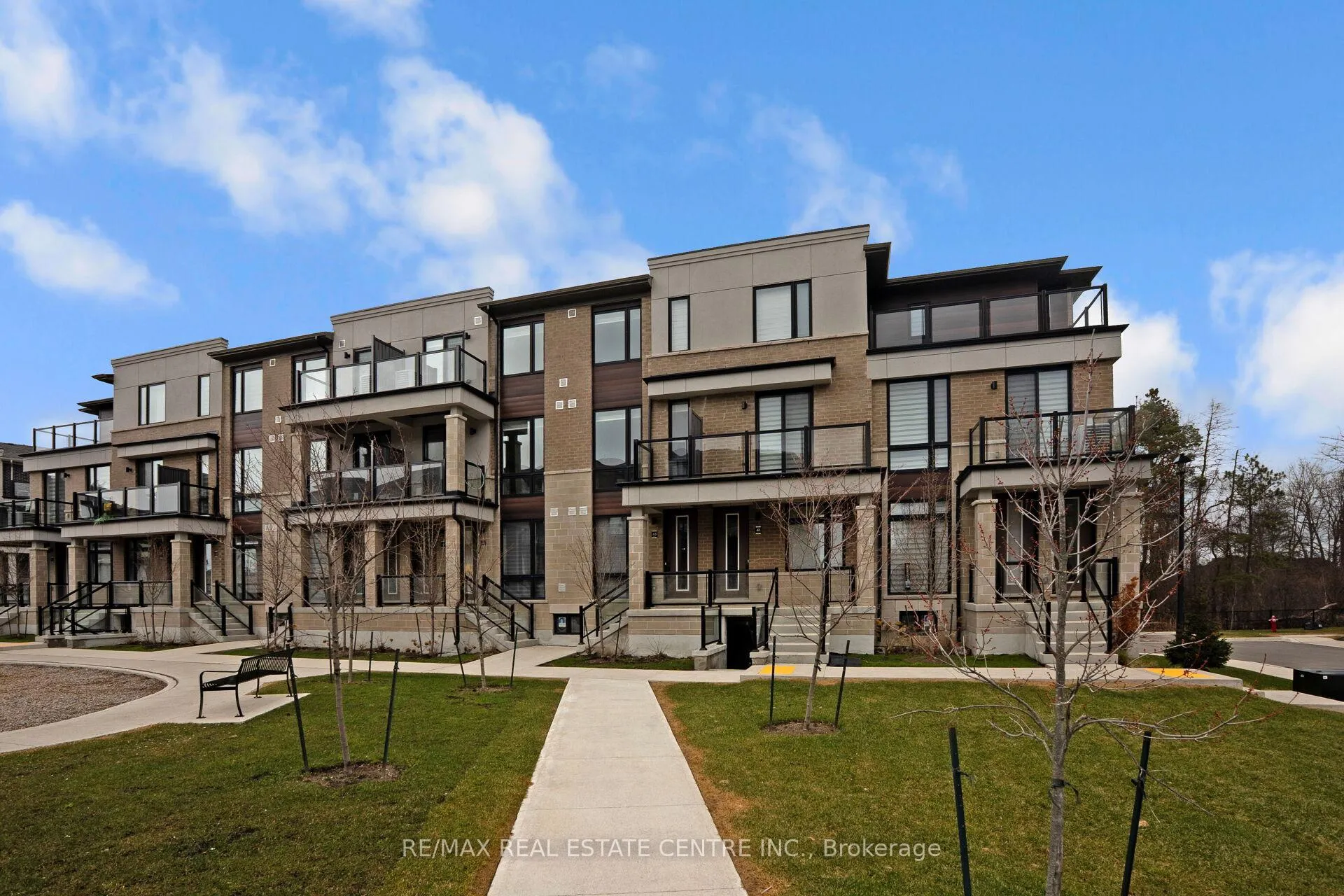 Photo 1 of Unit 43, 45 Knotsberry Circle, Brampton, Bram West — HOMEH
