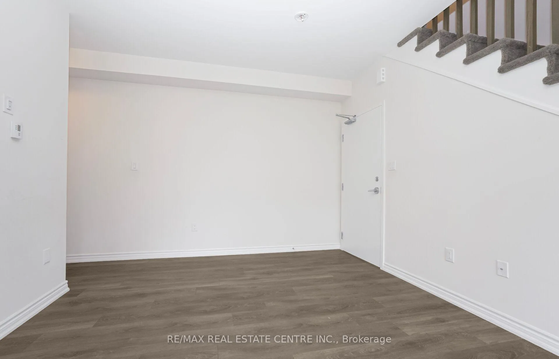 Photo 11 of Unit 43, 45 Knotsberry Circle, Brampton, Bram West — HOMEH