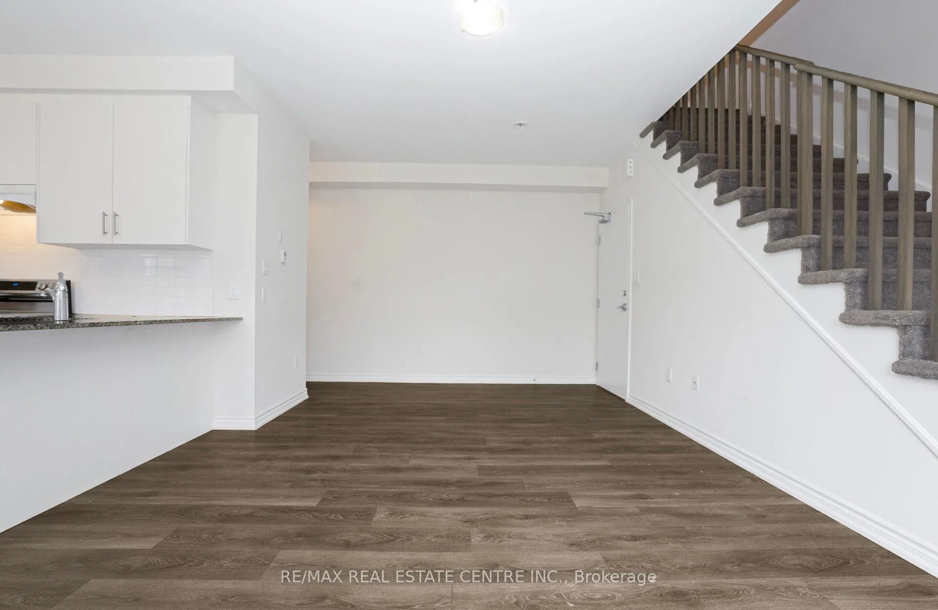 Photo 12 of Unit 43, 45 Knotsberry Circle, Brampton, Bram West — HOMEH