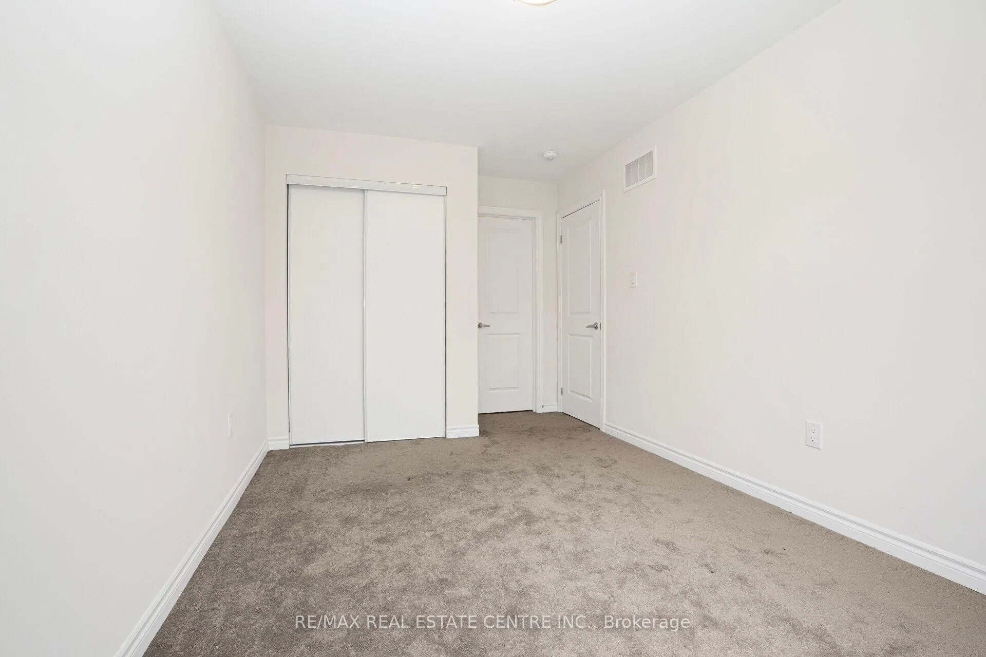 Photo 29 of Unit 43, 45 Knotsberry Circle, Brampton, Bram West — HOMEH