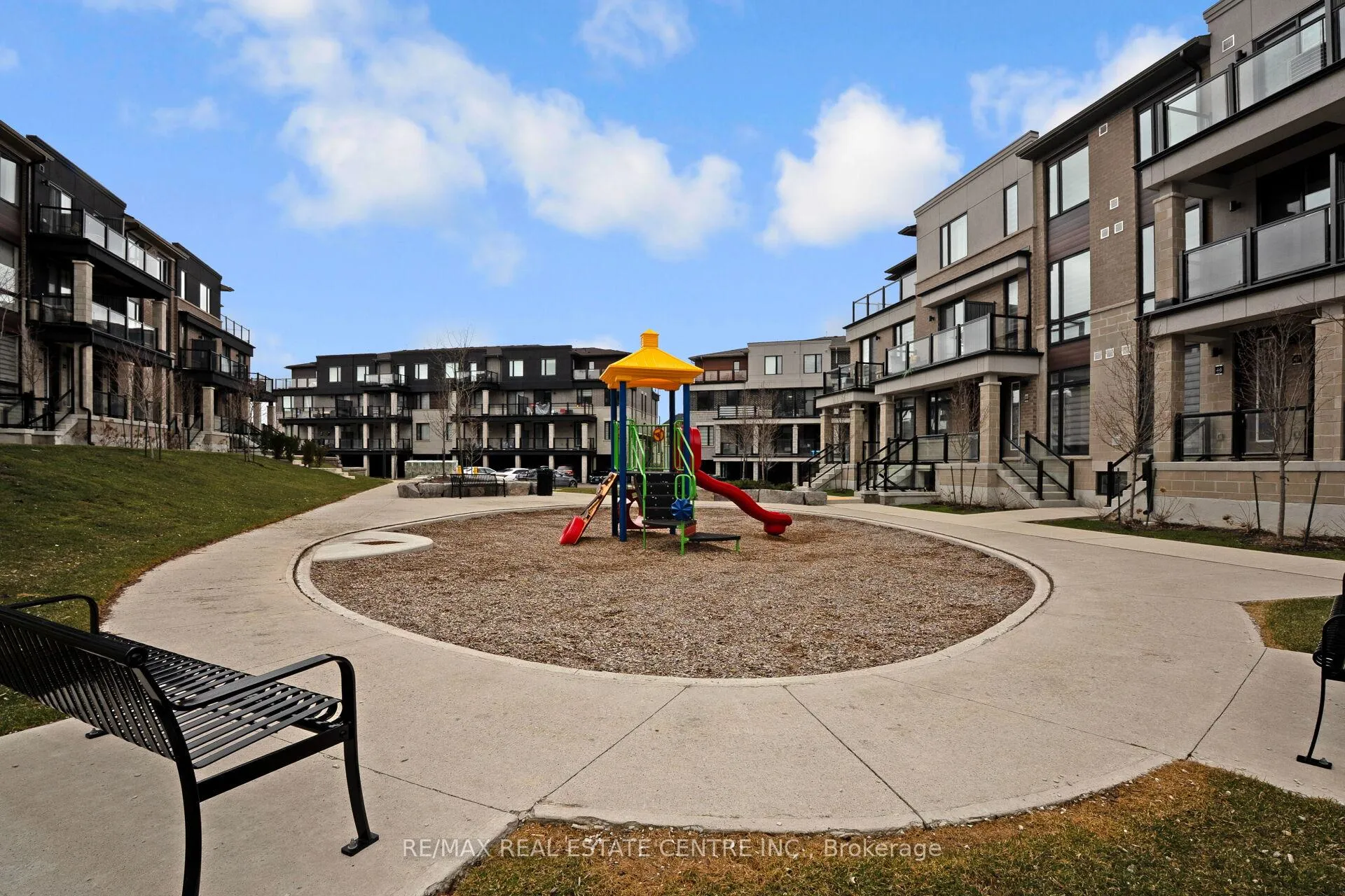 Photo 36 of Unit 43, 45 Knotsberry Circle, Brampton, Bram West — HOMEH