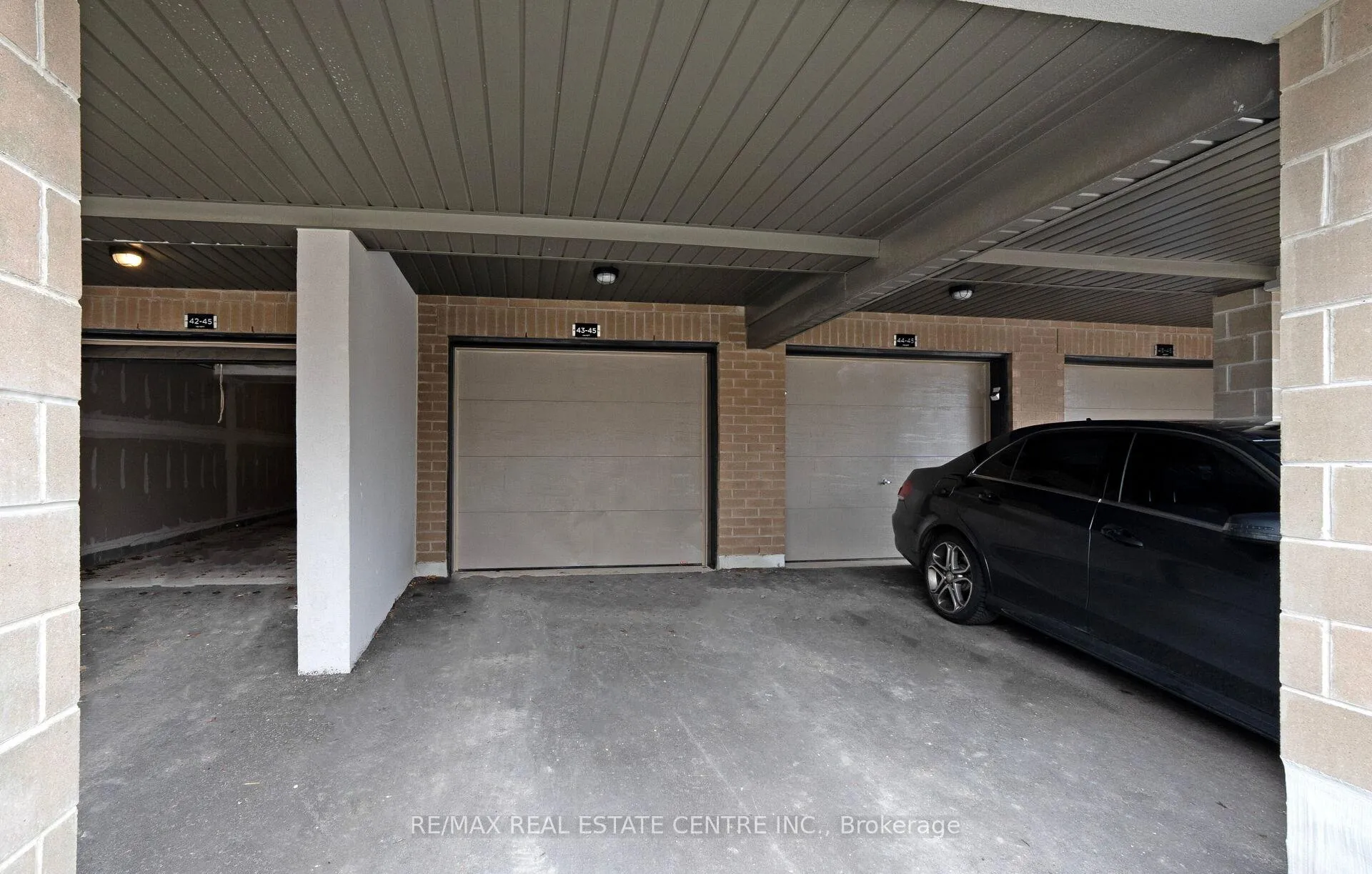 Photo 40 of Unit 43, 45 Knotsberry Circle, Brampton, Bram West — HOMEH