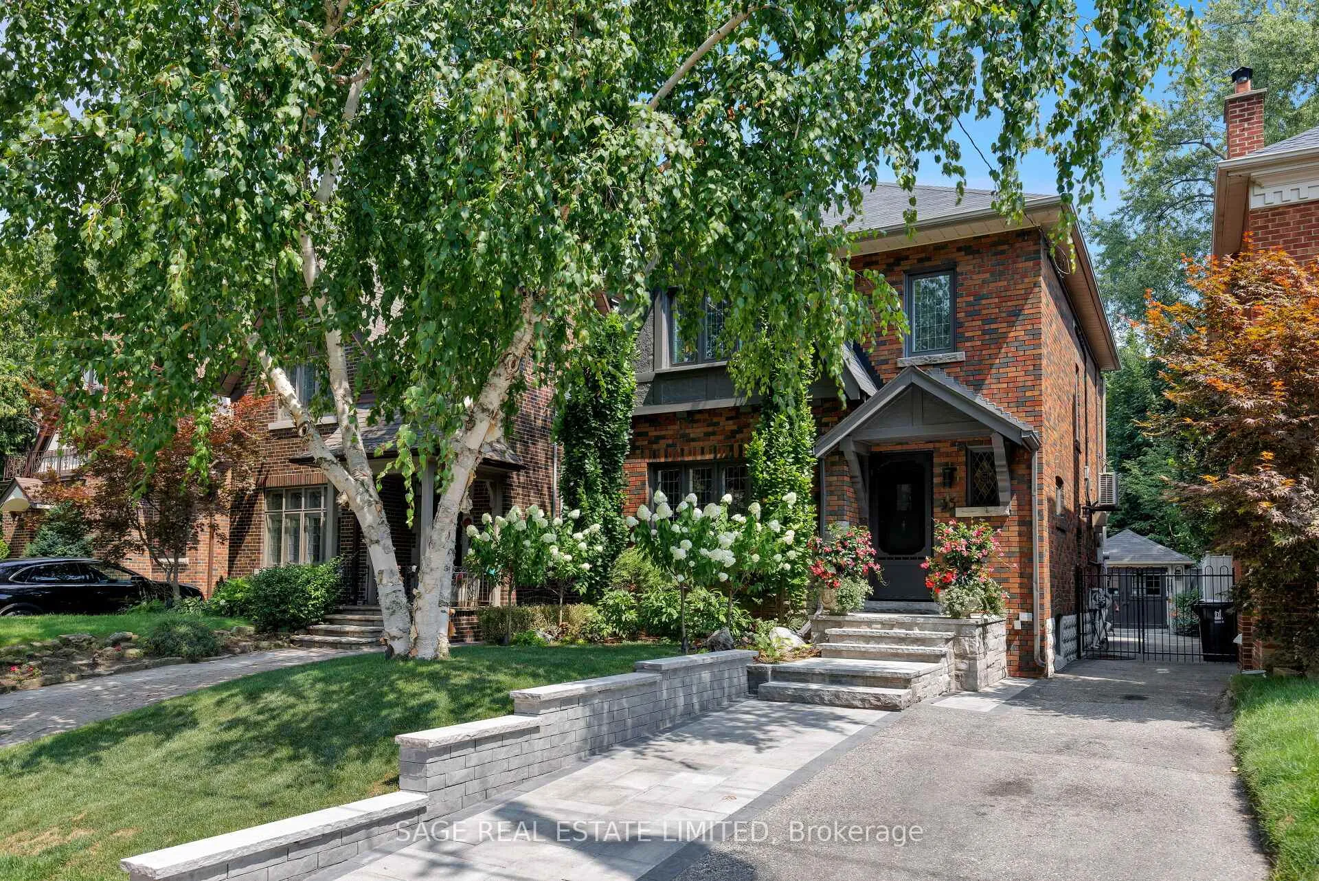 Photo 1 of 35 Grenview Boulevard N, Etobicoke, Kingsway South — HOMEH