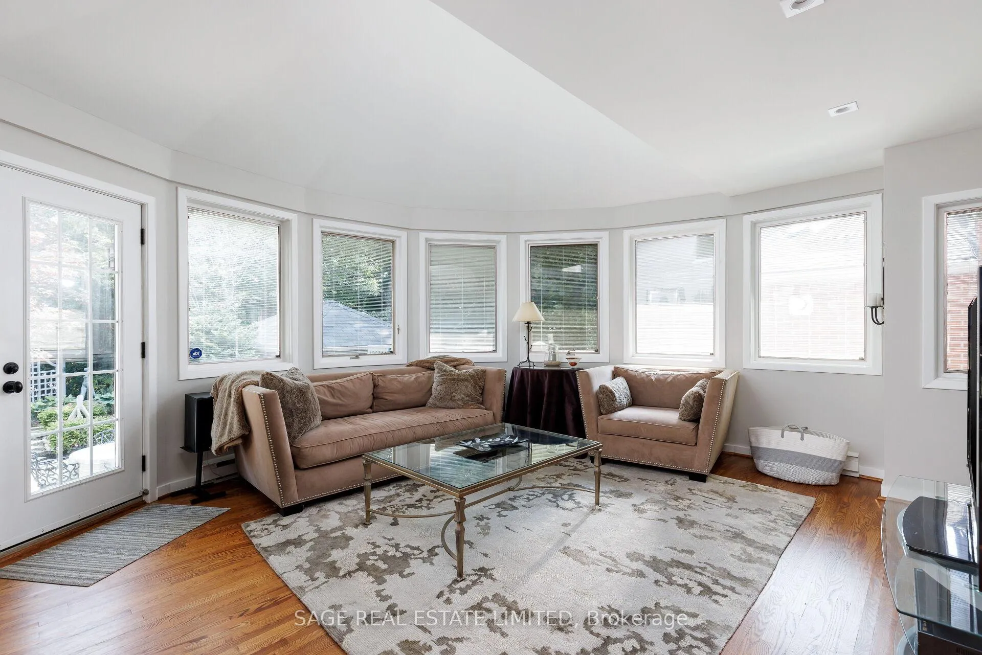 Photo 13 of 35 Grenview Boulevard N, Etobicoke, Kingsway South — HOMEH