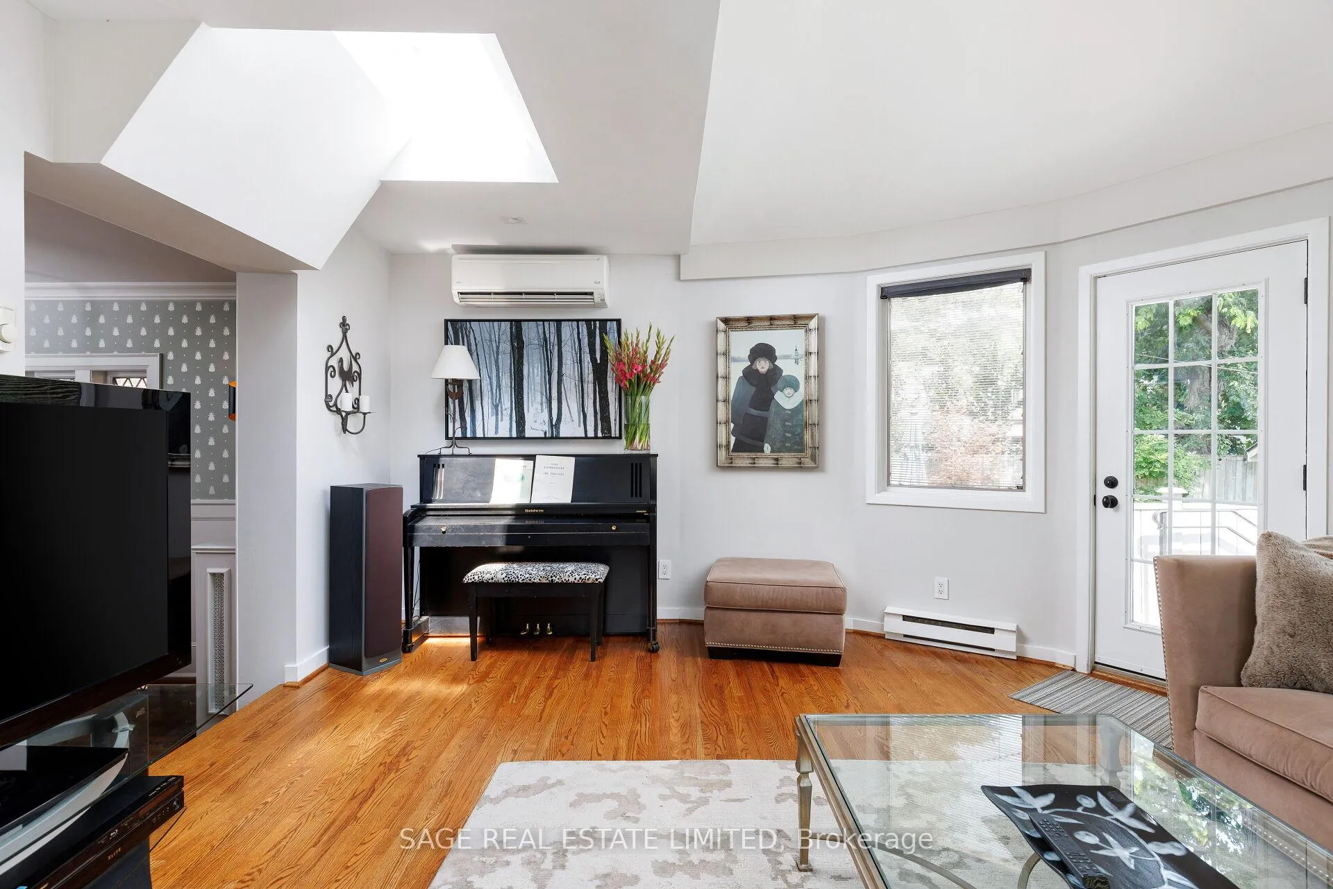 Photo 14 of 35 Grenview Boulevard N, Etobicoke, Kingsway South — HOMEH