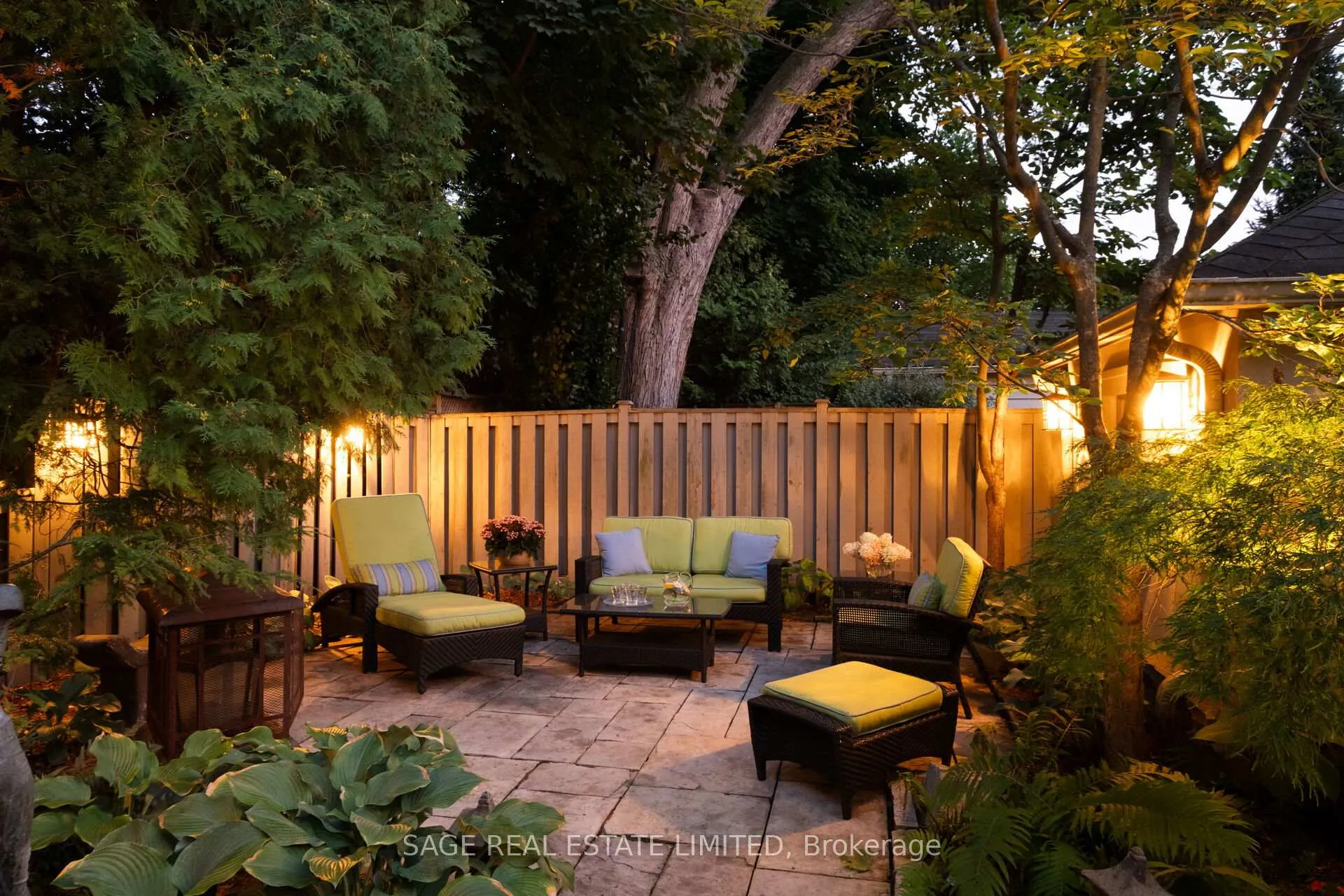 Photo 19 of 35 Grenview Boulevard N, Etobicoke, Kingsway South — HOMEH