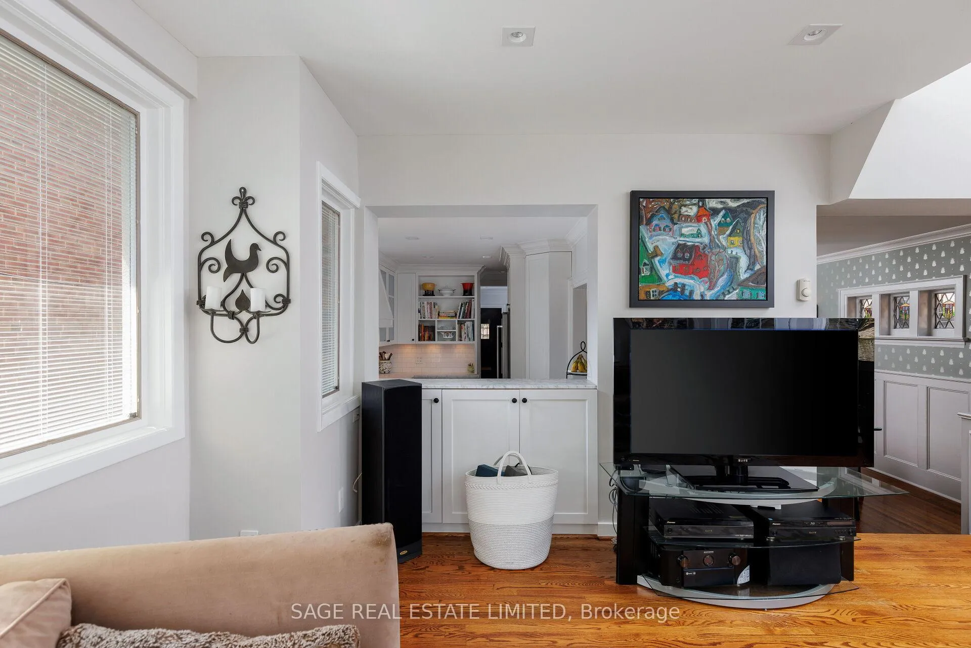 Photo 25 of 35 Grenview Boulevard N, Etobicoke, Kingsway South — HOMEH