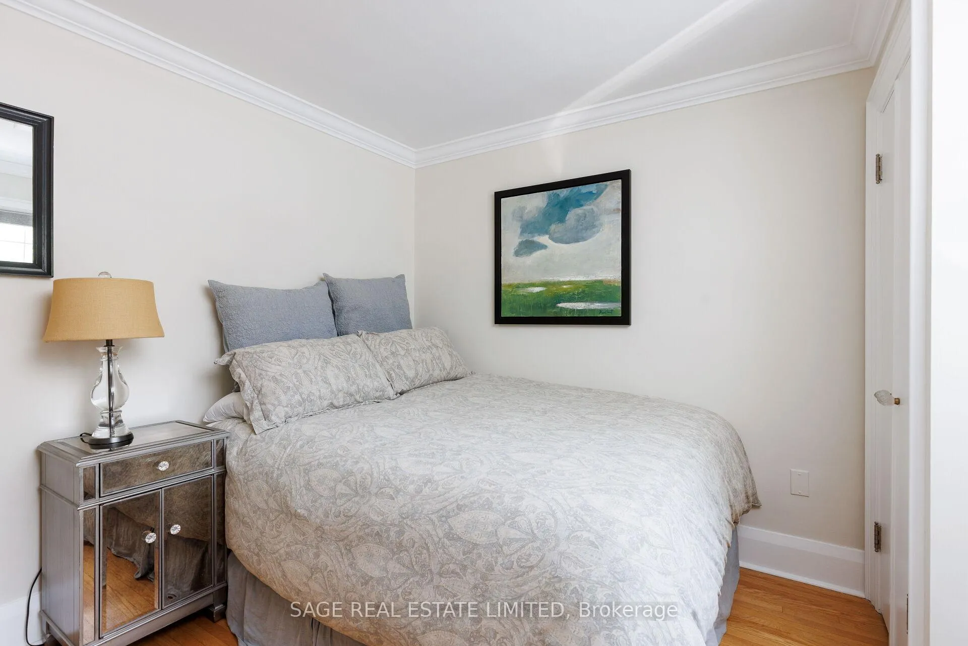 Photo 38 of 35 Grenview Boulevard N, Etobicoke, Kingsway South — HOMEH