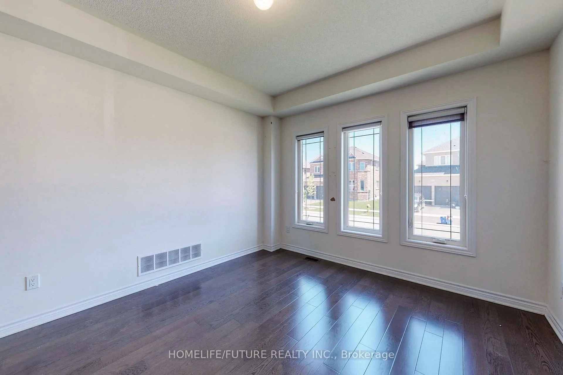 Photo 5 of 12 Mccaskell Street, Brock, Beaverton — HOMEH